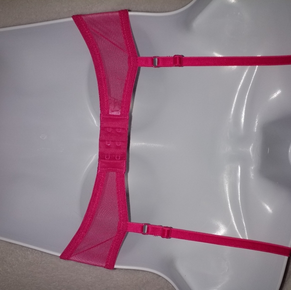 NEW NATORI BRA IN A HOT PINK RED LIGHT PADDING 34C - Picture 2 of 5